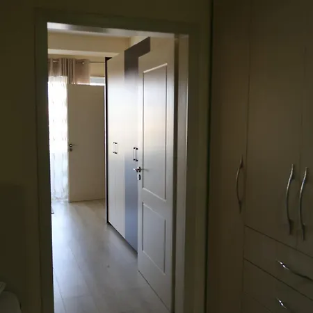 Apartment Shkodra Lake דירה *