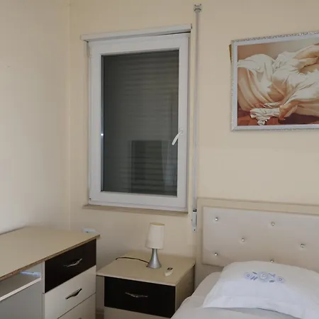 Apartment Shkodra Lake דירה שקודר