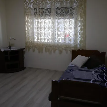 Apartment Shkodra Lake דירה *